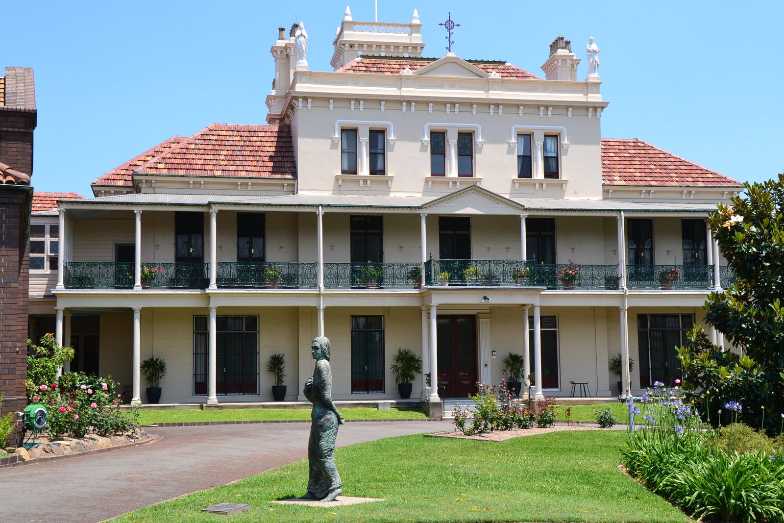 聖思嘉學院 St Scholastica's College
