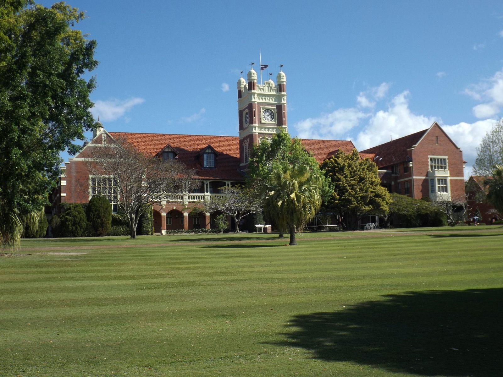 南港學校 The Southport School