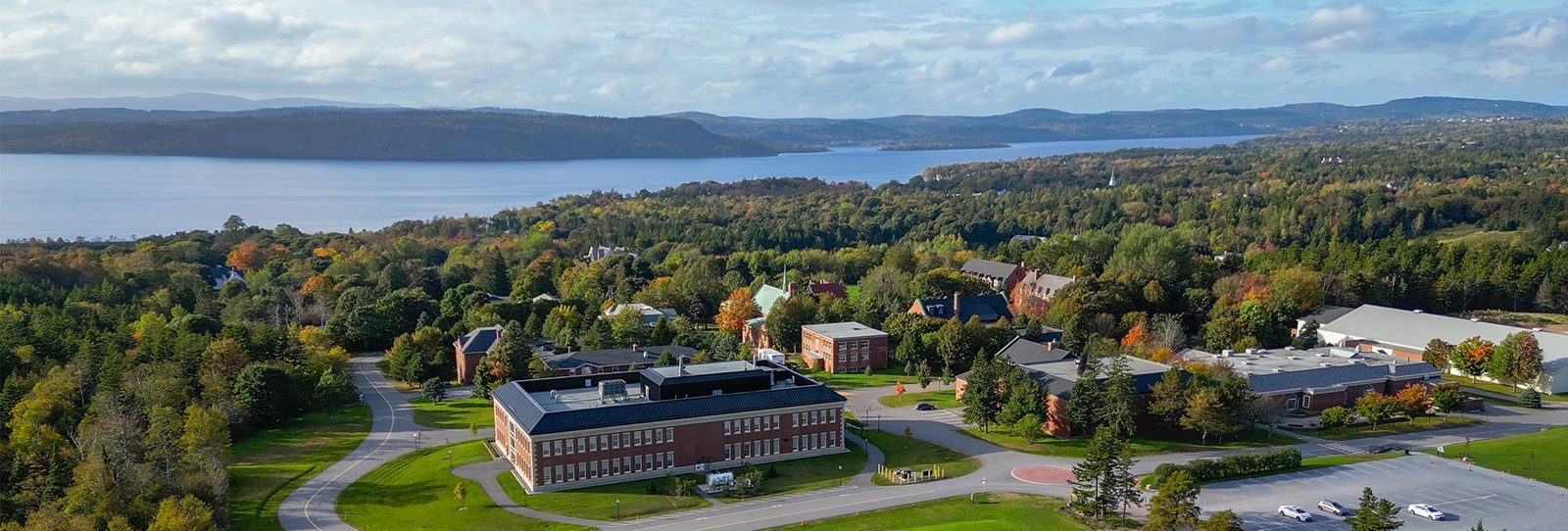 羅塞西內瑟伍德學校 Rothesay Netherwood School (RNS)