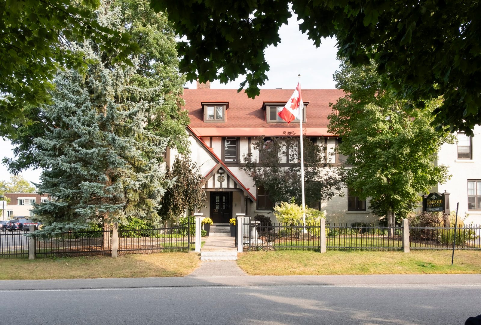 埃爾姆伍德學校 Elmwood School