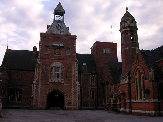 碧爾頓格蘭奇預備學校 Bilton Grange Preparatory School