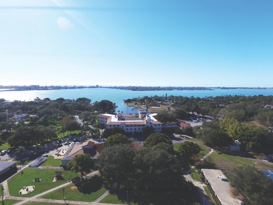 海軍上將法拉格特學院 Admiral Farragut Academy