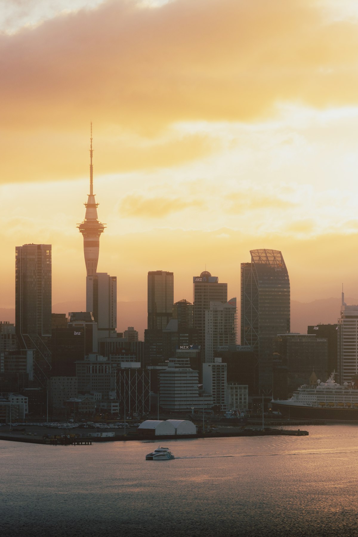 紐西蘭多數旅遊簽證申請9月24日起全面轉為強化版Immigration Online系統，舊表單10月8日關閉